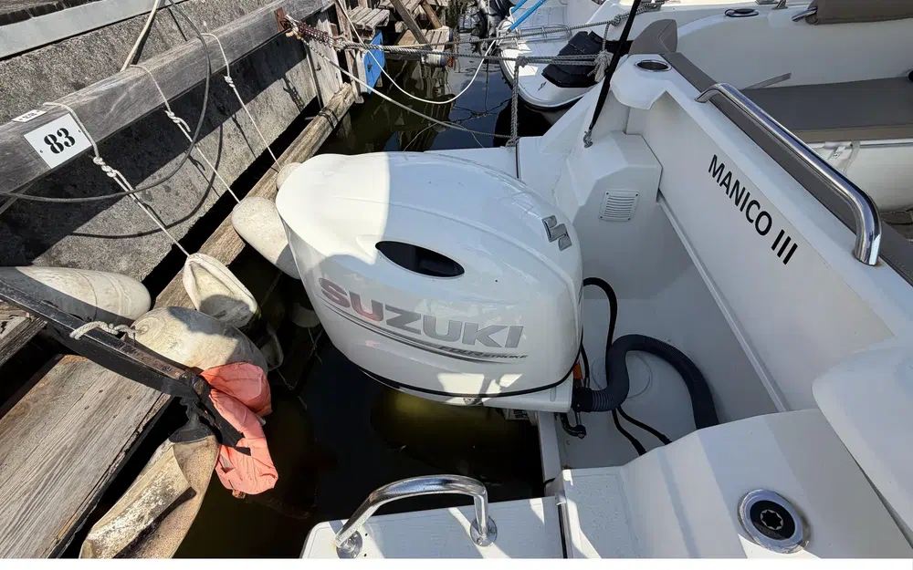 slider 1 Beneteau Antares 8 OB V2