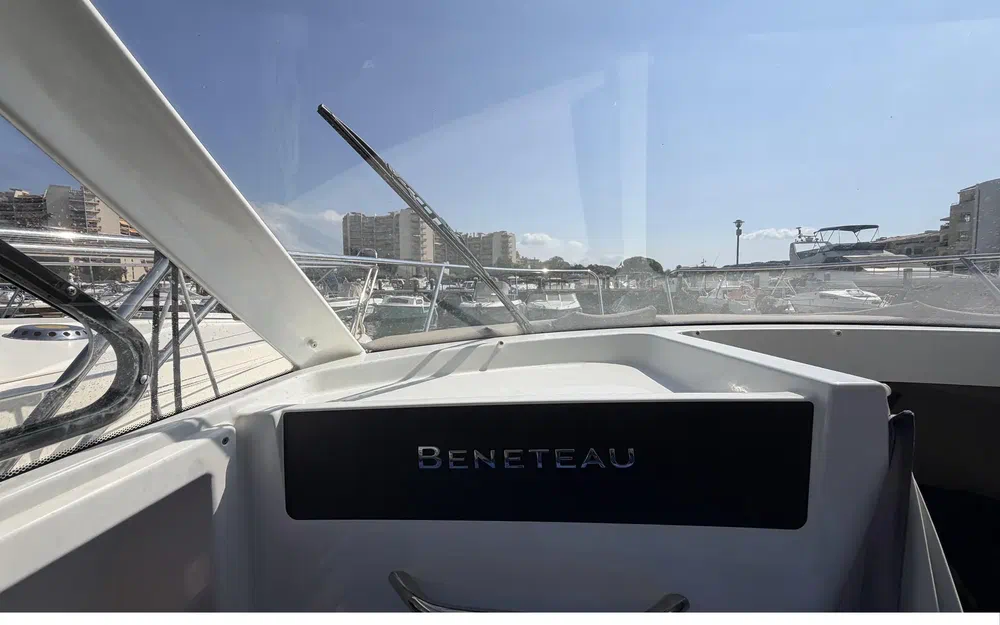 slider 21 Beneteau Antares 8 OB V2