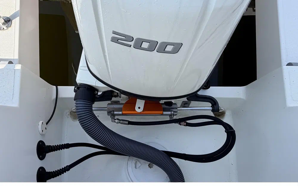 slider 4 Beneteau Antares 8 OB V2