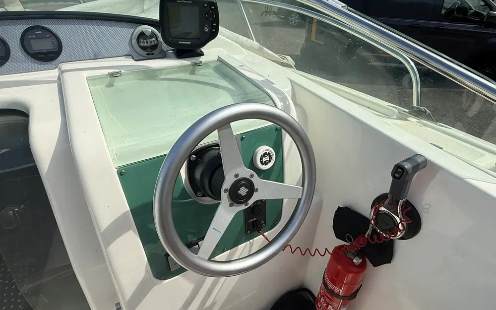 slider 4 Kelt Azura 600 Cabin