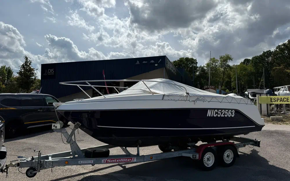 slider 8 Kelt Azura 600 Cabin