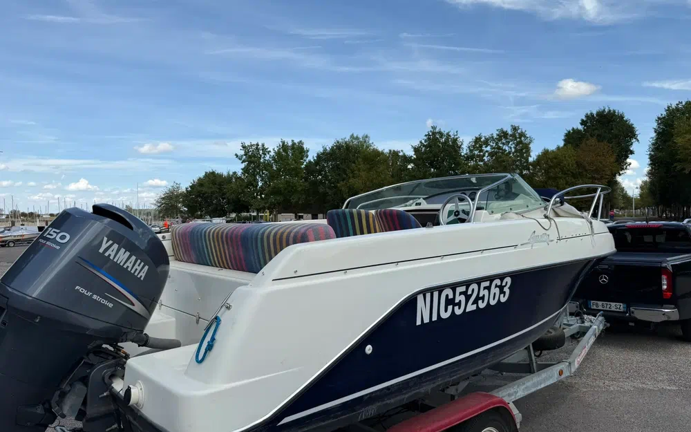 slider 1 Kelt Azura 600 Cabin