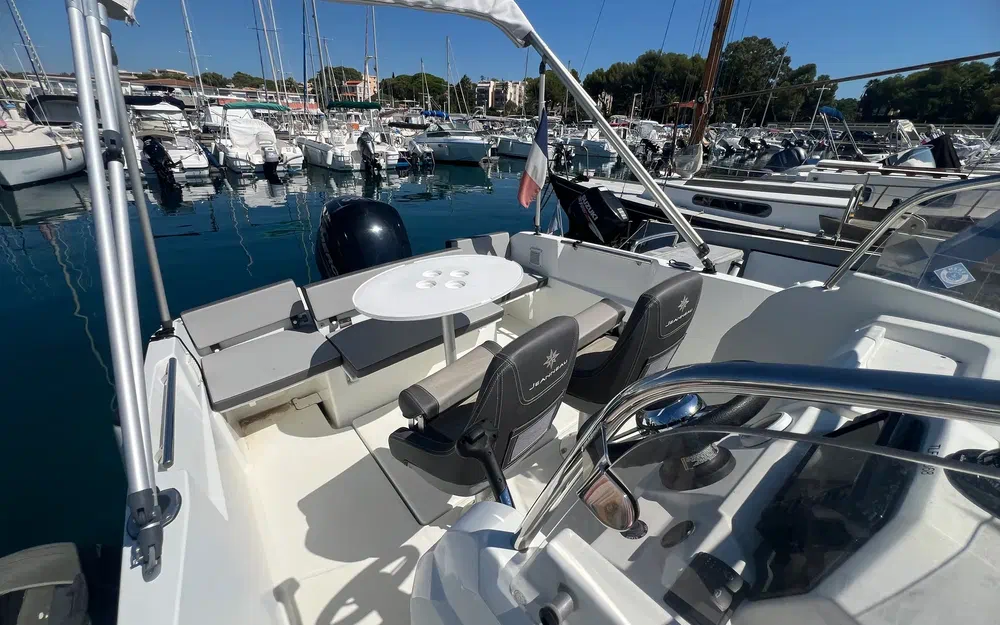 slider 15 Jeanneau Cap Camarat 5.5 CC Serie 2