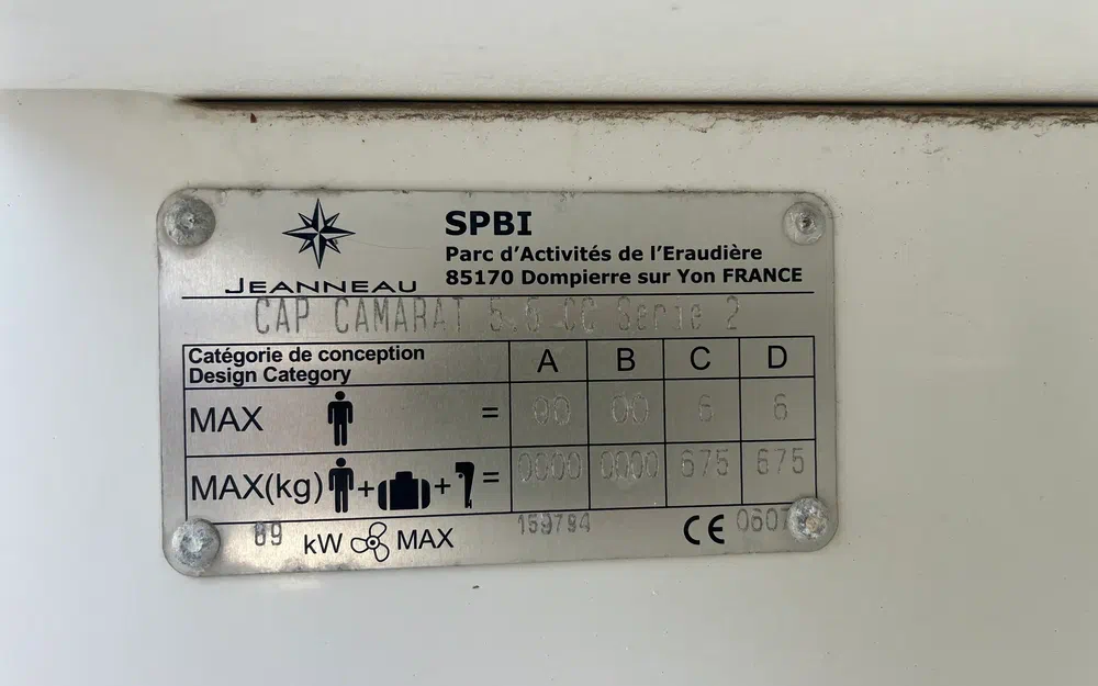 slider 34 Jeanneau Cap Camarat 5.5 CC Serie 2