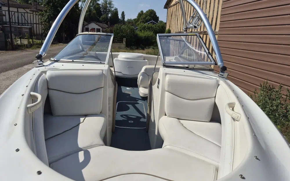 slider 4 Bayliner Capri 2050