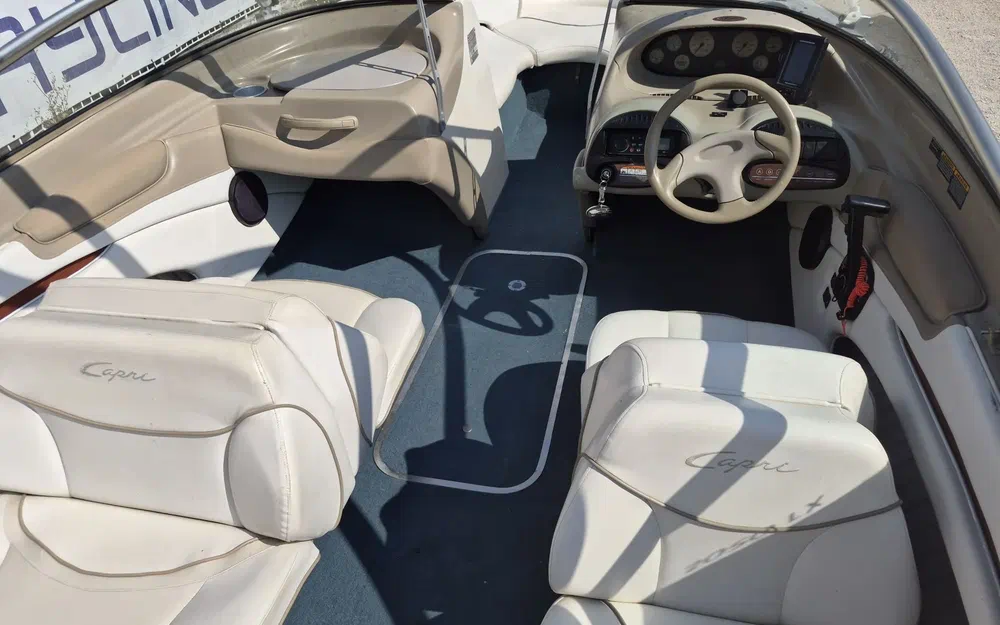 slider 6 Bayliner Capri 2050
