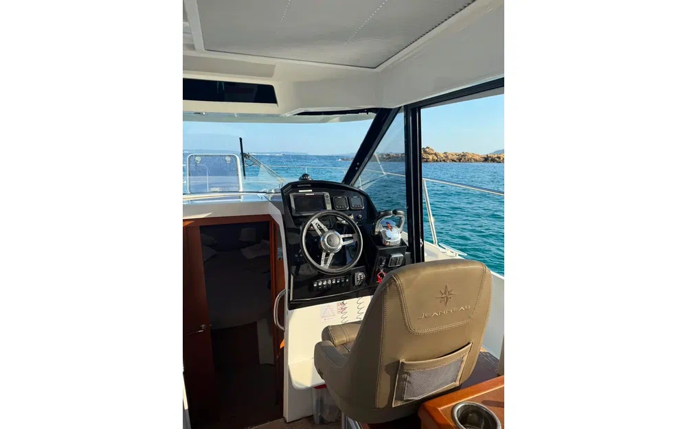 slider 8 Jeanneau Merry Fisher 895