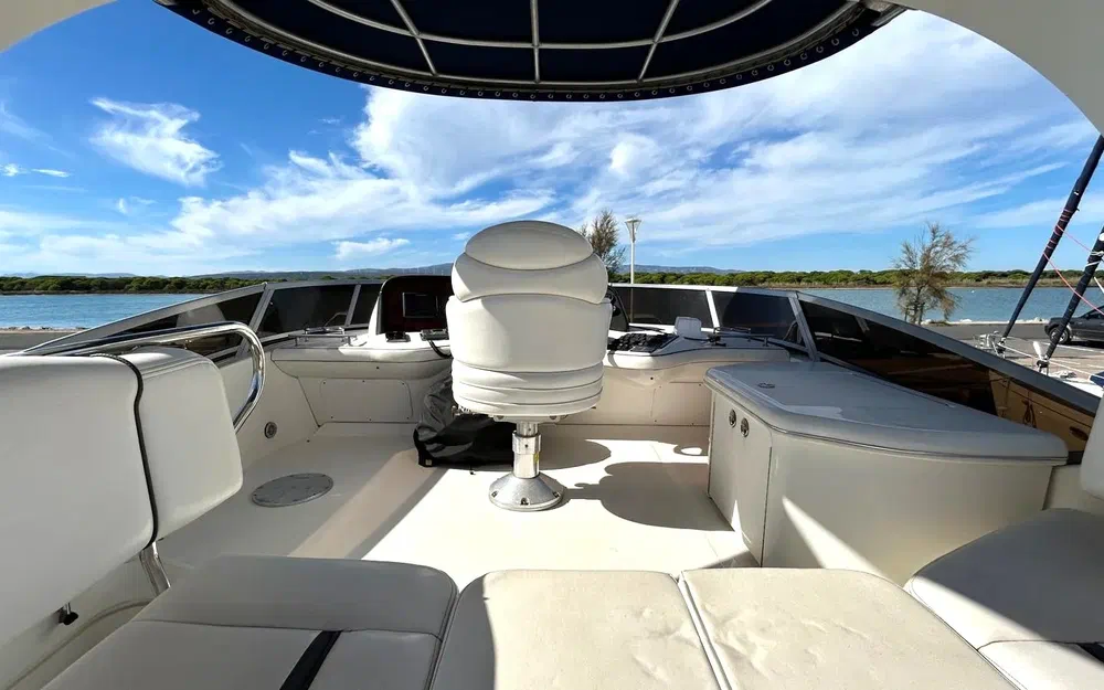 slider 4 Sea Ray 455 Sedan Bridge