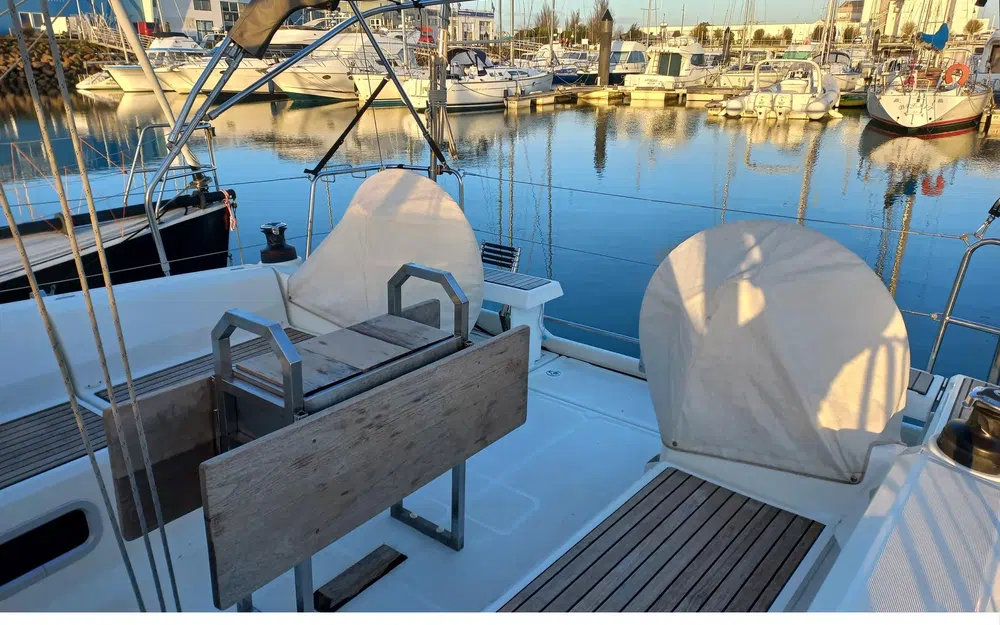 slider 4 Beneteau Oceanis 35.1