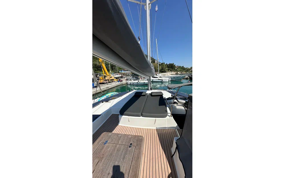 slider 9 Fountaine Pajot Aura 51