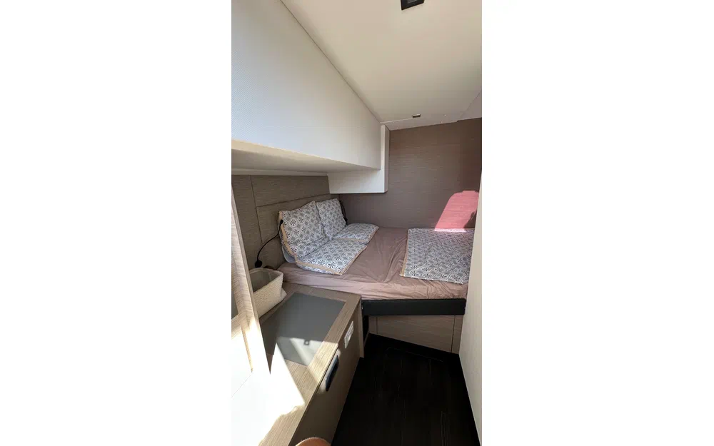 slider 28 Fountaine Pajot Aura 51
