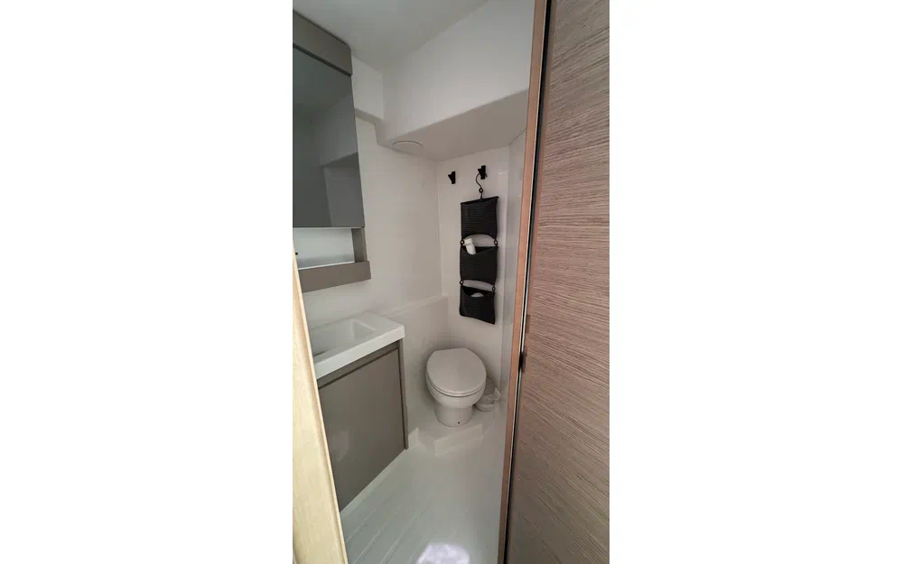 slider 29 Fountaine Pajot Aura 51