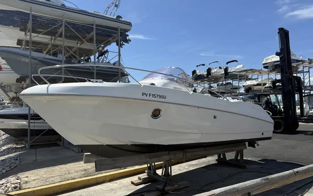 slider 0 Beneteau Flyer 750 Sundeck