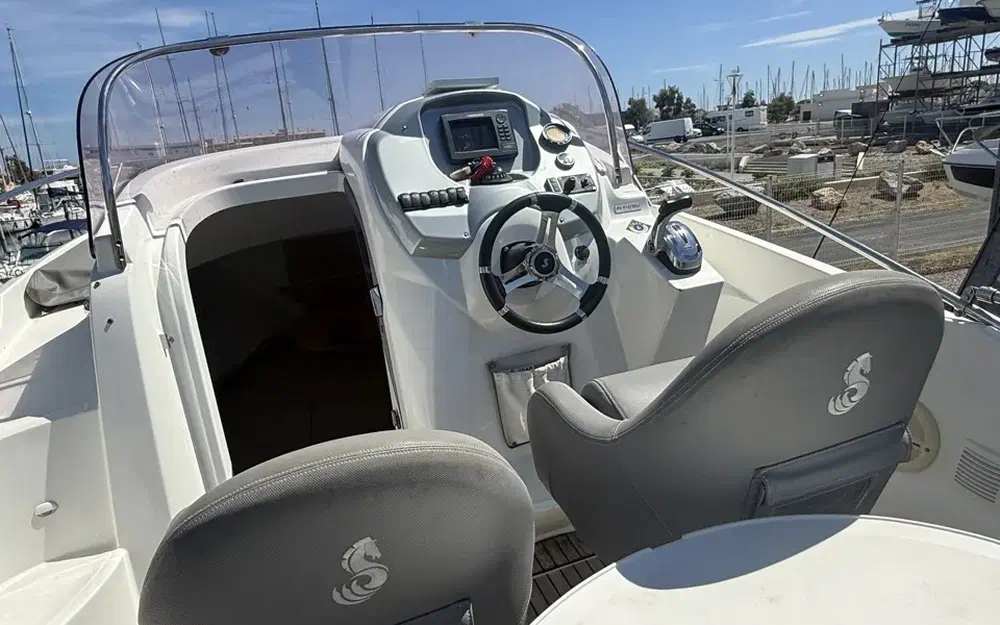 slider 5 Beneteau Flyer 750 Sundeck