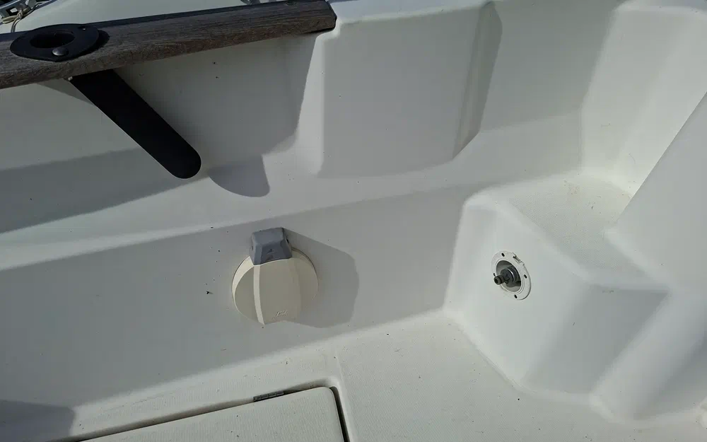 slider 9 Beneteau Antares 7