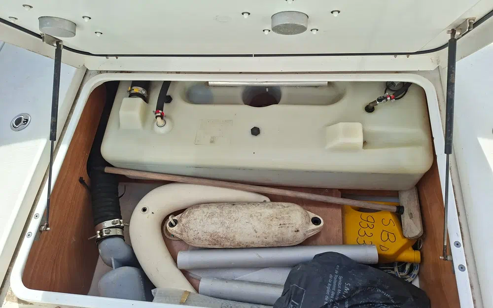 slider 13 Beneteau Antares 7