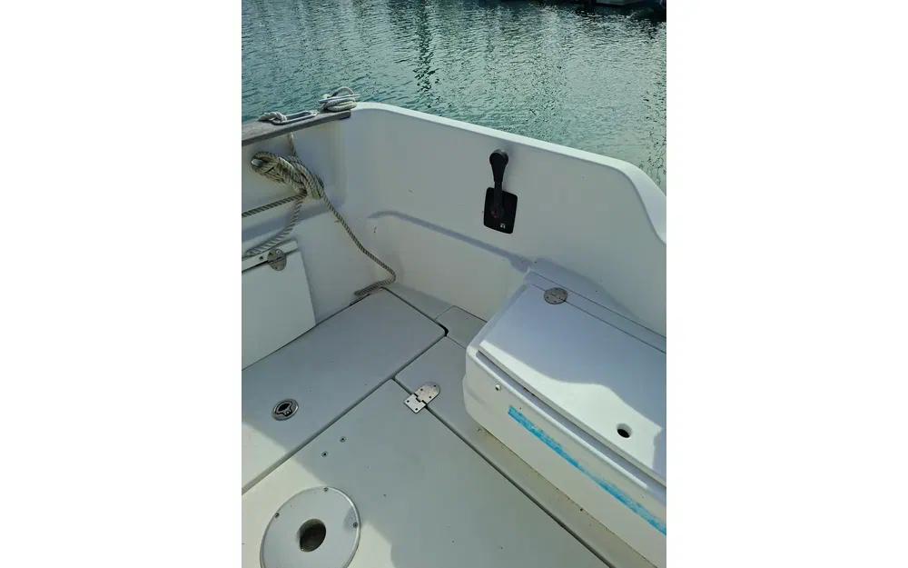 slider 11 Beneteau Antares 7