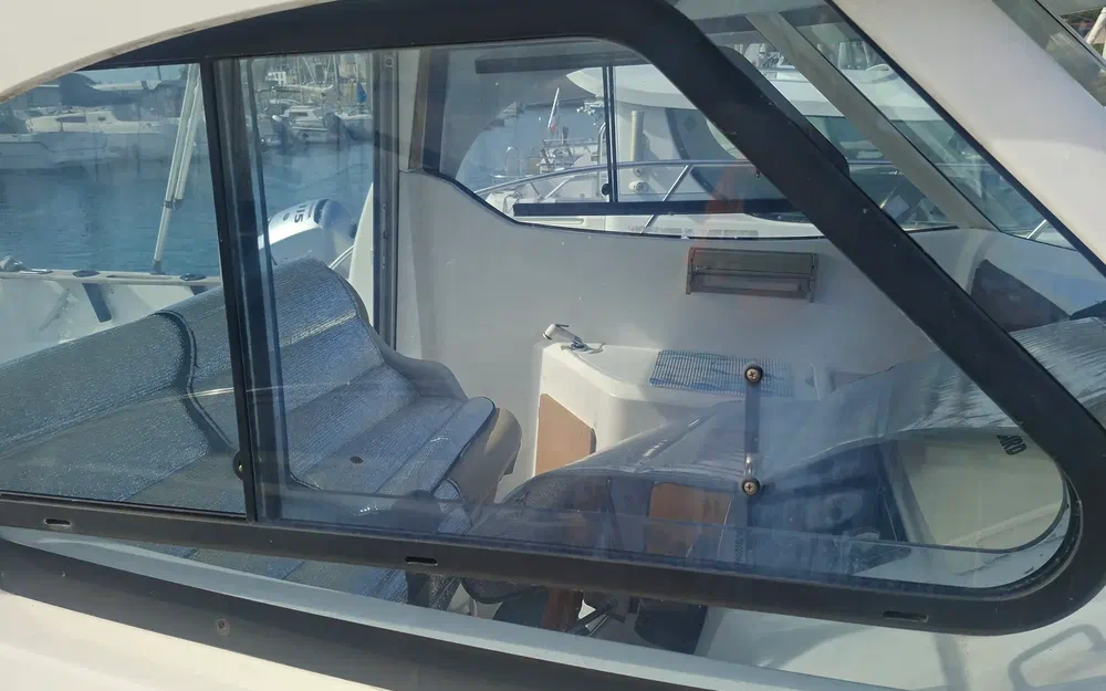 slider 6 Beneteau Antares 7