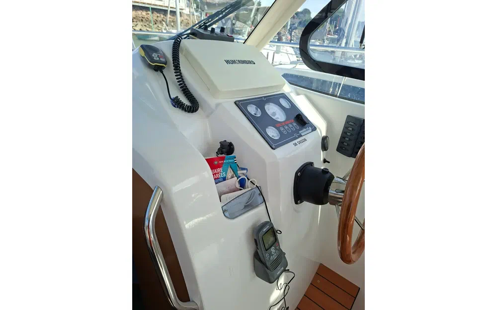 slider 19 Beneteau Antares 7