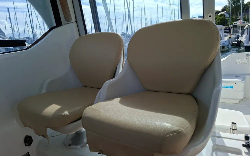 slider 18 Beneteau Antares 7