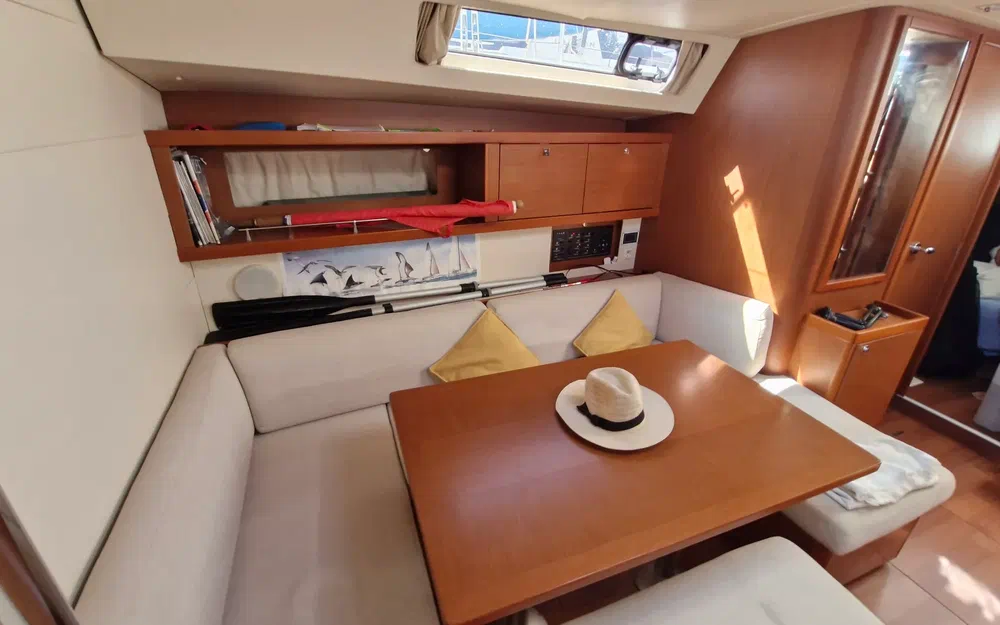 slider 12 Beneteau Oceanis 45