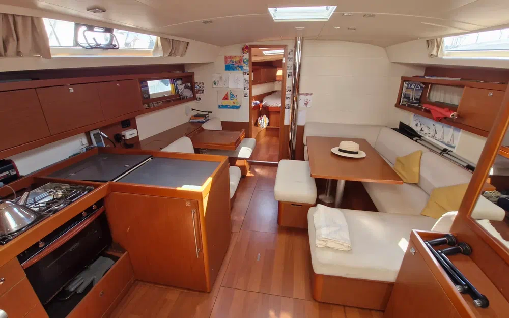 slider 2 Beneteau Oceanis 45