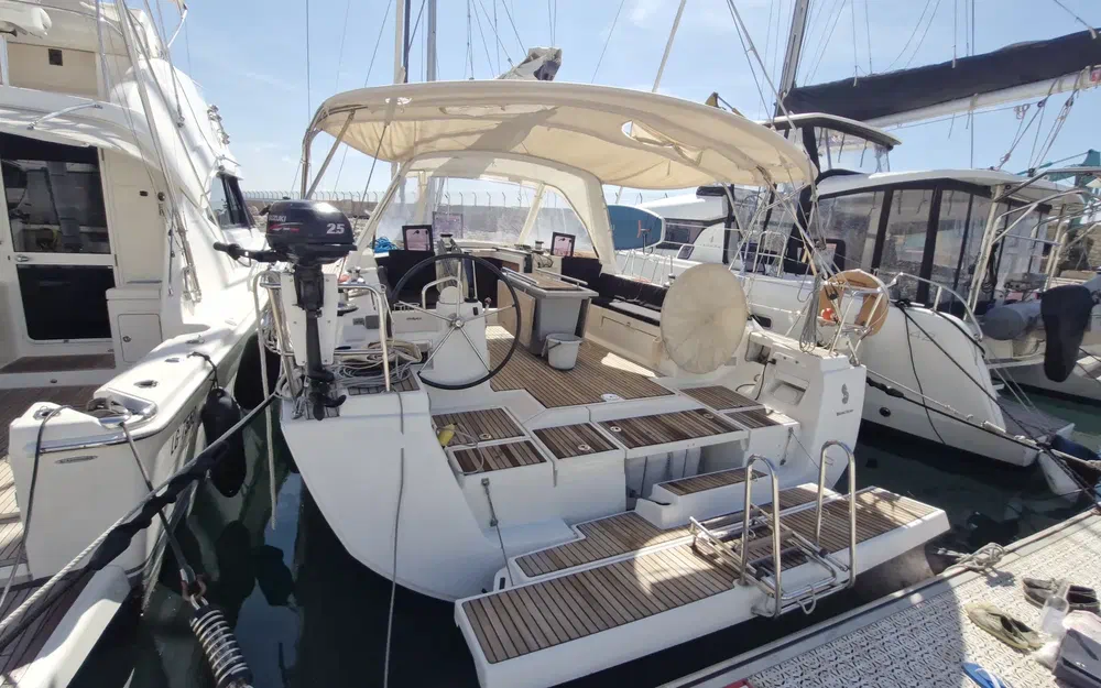 slider 1 Beneteau Oceanis 45