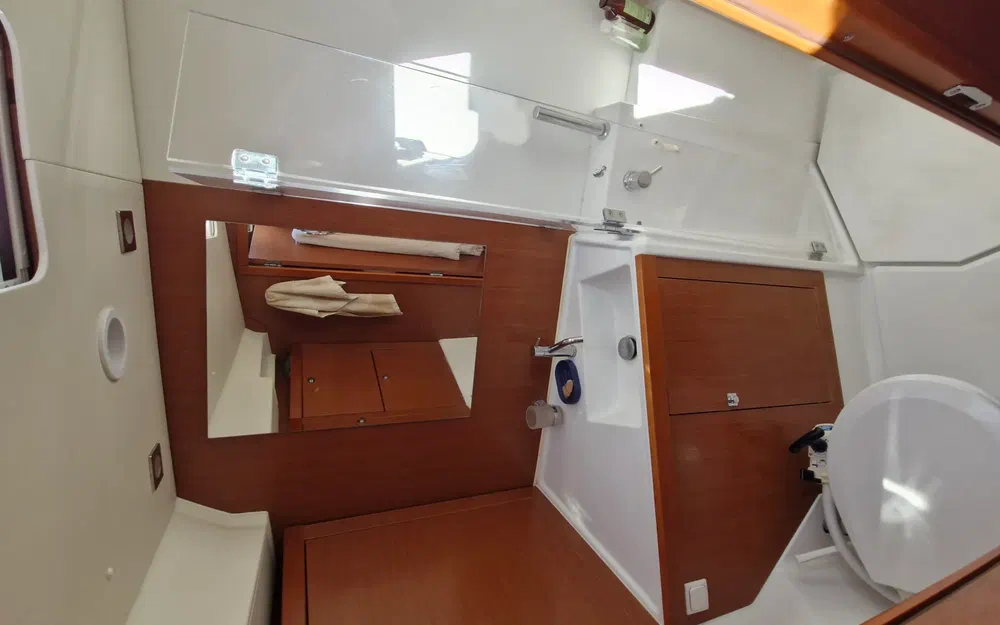 slider 4 Beneteau Oceanis 45