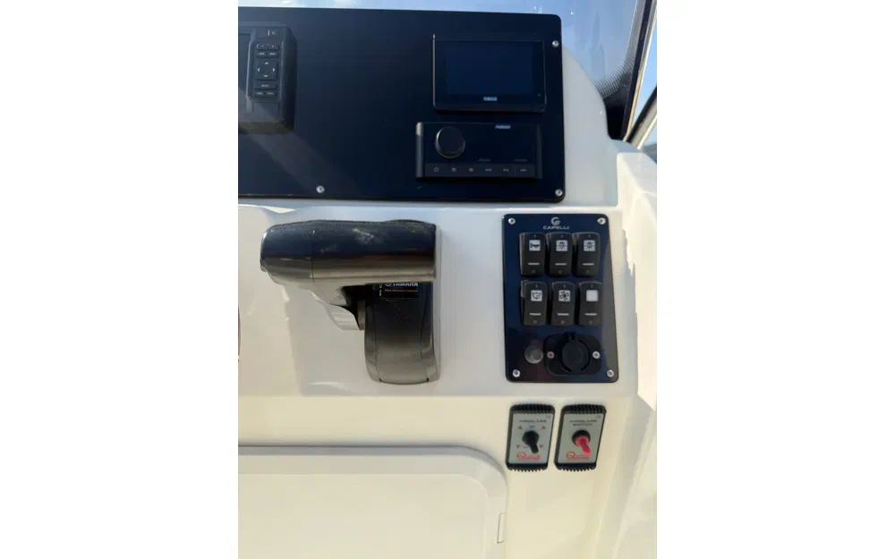 slider 10 Capelli Tempest 700 Luxe