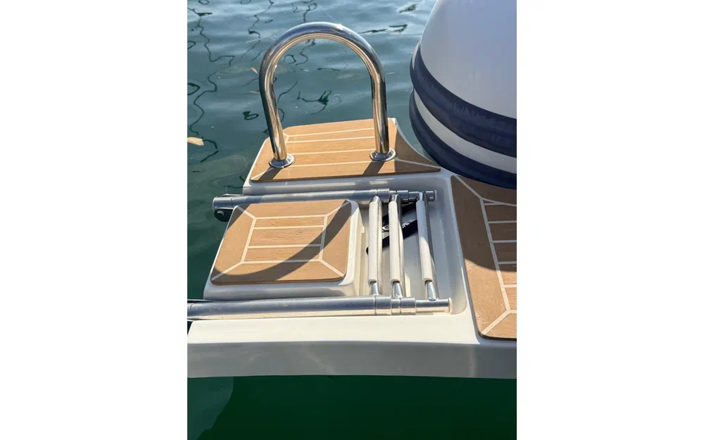 slider 14 Capelli Tempest 700 Luxe
