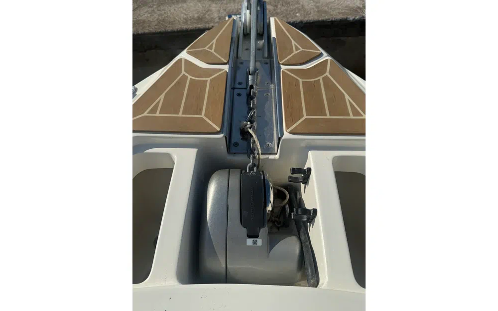 slider 17 Capelli Tempest 700 Luxe