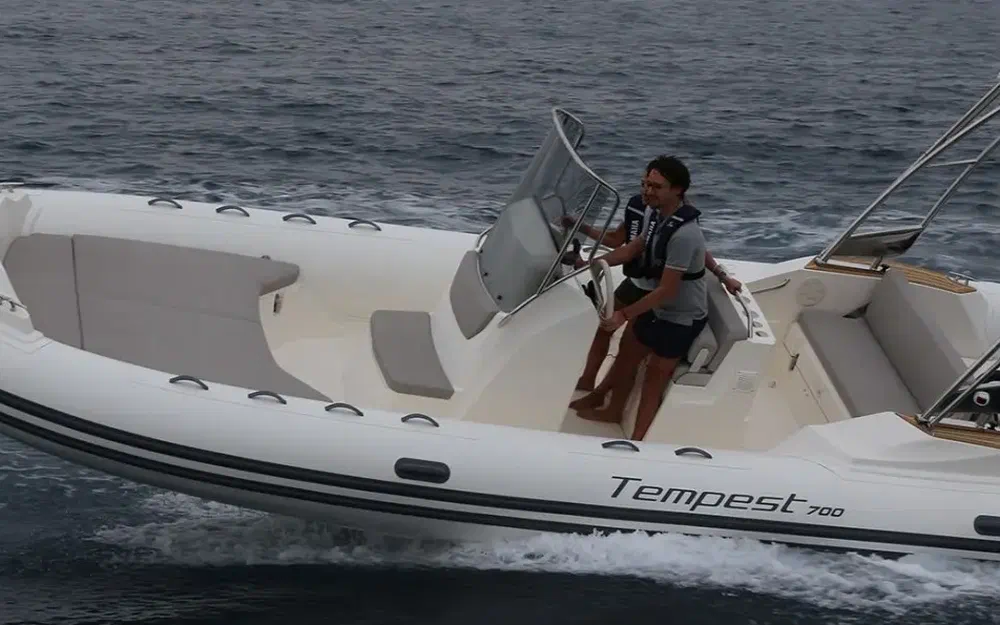 slider 0 Capelli Tempest 700 Luxe