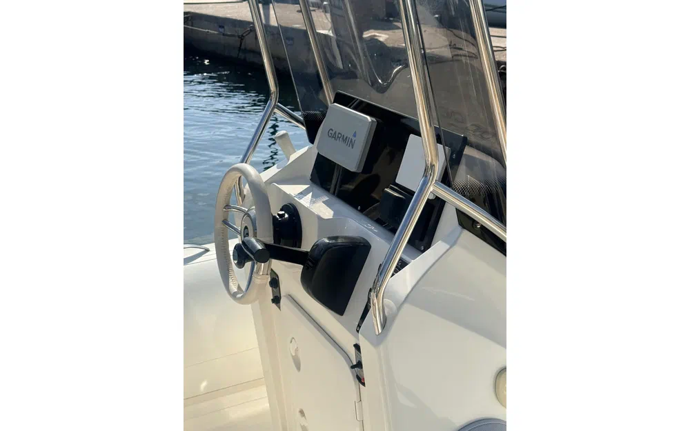 slider 19 Capelli Tempest 700 Luxe