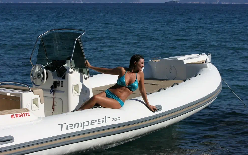 slider 4 Capelli Tempest 700 Luxe