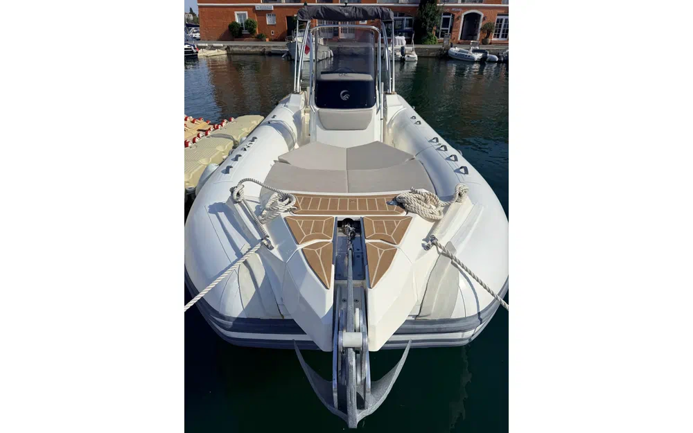 slider 1 Capelli Tempest 700 Luxe