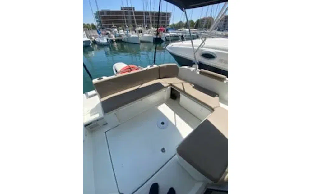 slider 4 Beneteau Antares 8 OB