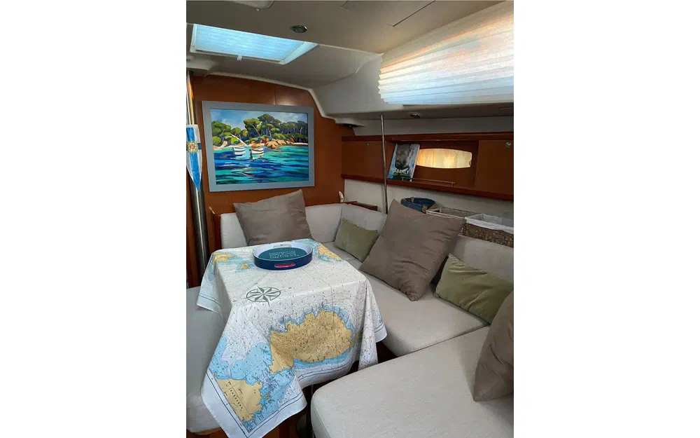 slider 10 Beneteau Oceanis 43