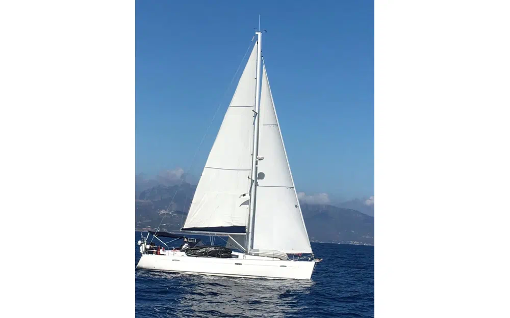 slider 1 Beneteau Oceanis 43