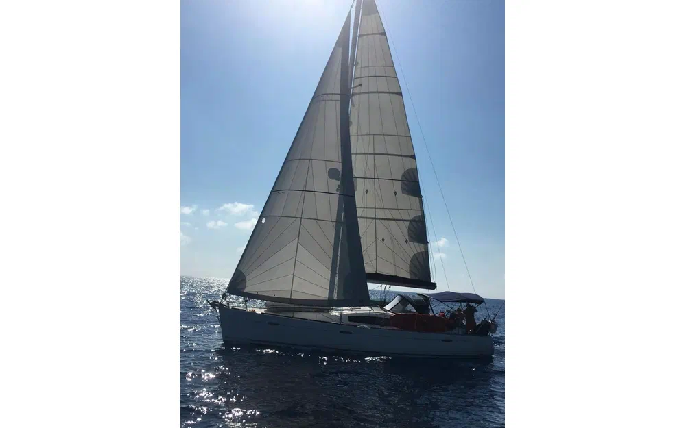 slider 2 Beneteau Oceanis 43