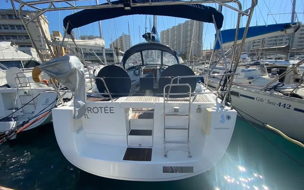slider 7 Beneteau Oceanis 43