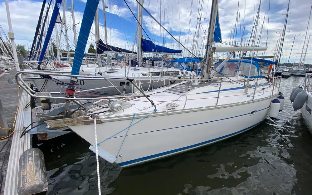 slider 1 Bavaria 390 Lagoon
