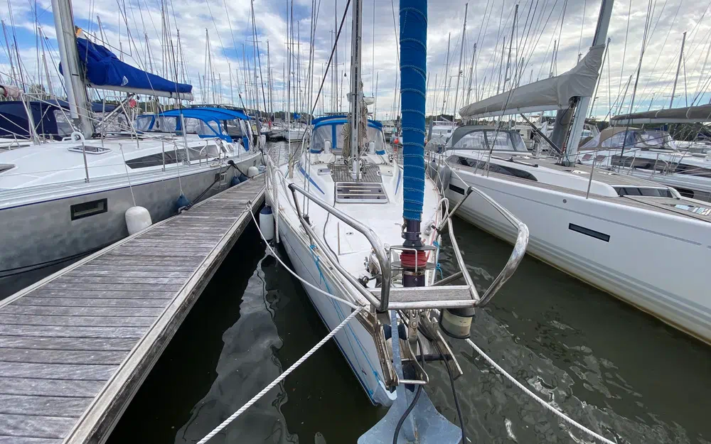 slider 2 Bavaria 390 Lagoon