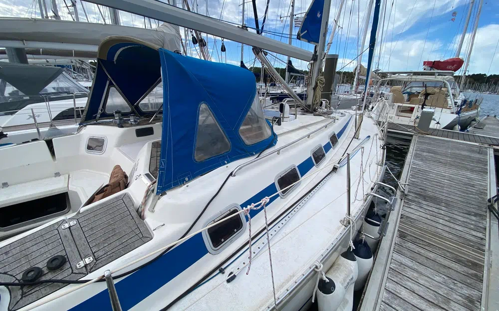 slider 10 Bavaria 390 Lagoon