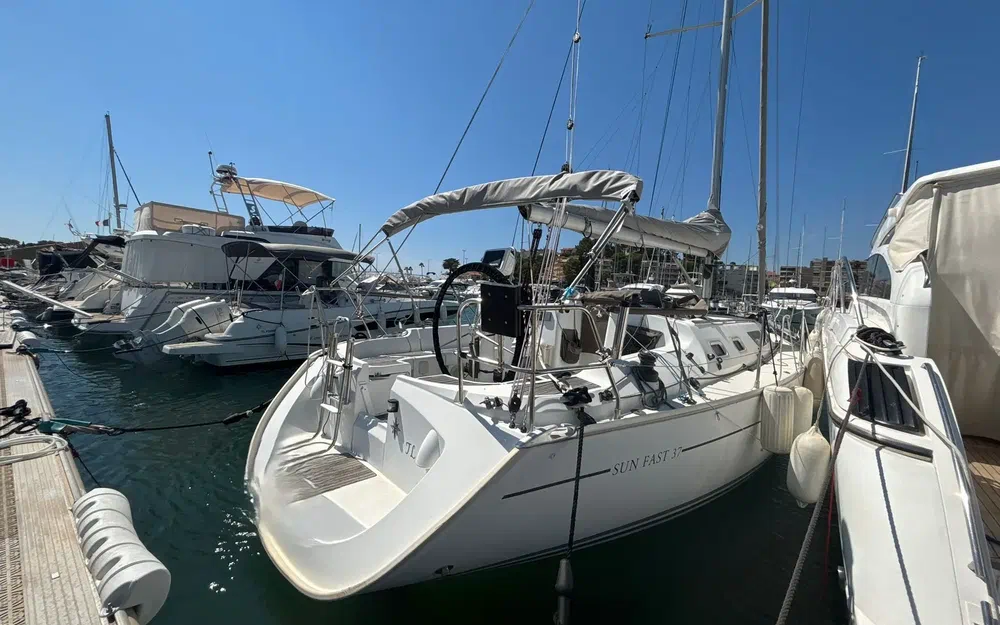 slider 0 Jeanneau Sun Fast 37