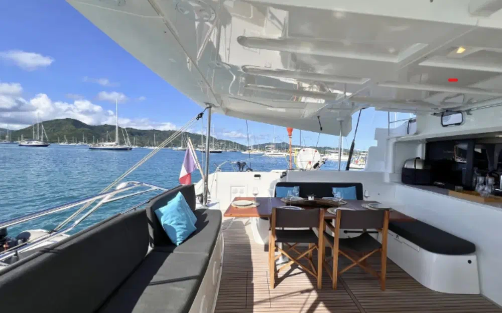 slider 11 Lagoon 46