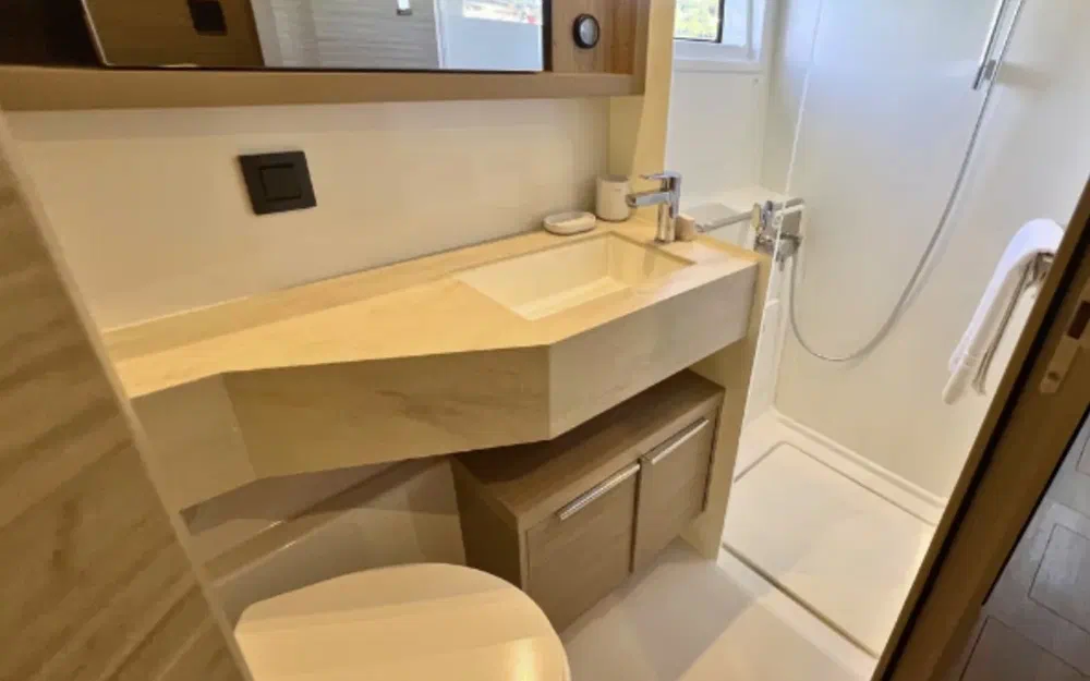 slider 28 Lagoon 46