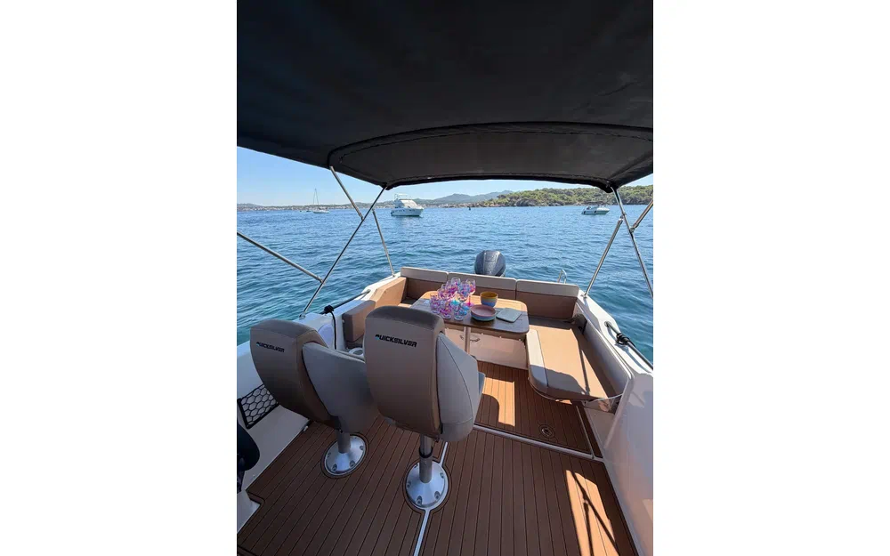 slider 1 Quicksilver Activ 755 Sundeck