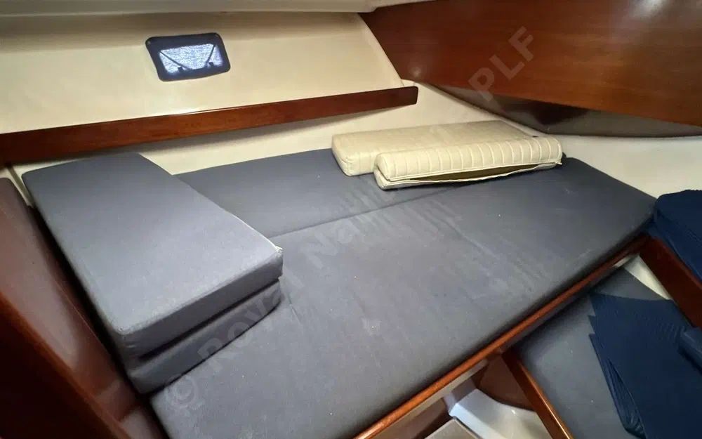 slider 18 Beneteau Antares Serie 9