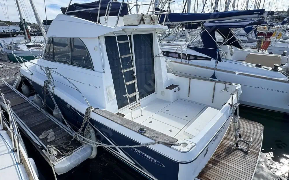 slider 2 Beneteau Antares Serie 9