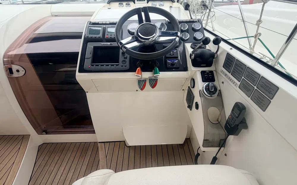 slider 12 Fairline Targa 38